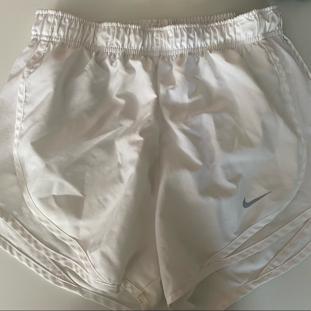Nike white shorts. Size Xs